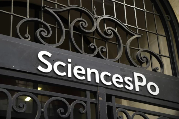 Sciences Po, entrée de Scineces Po Paris, StudySmarter